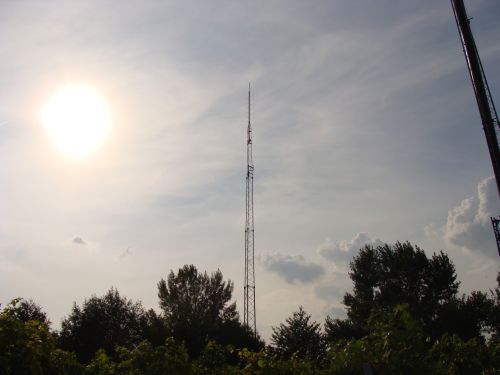 Der 36m Mast steht !!